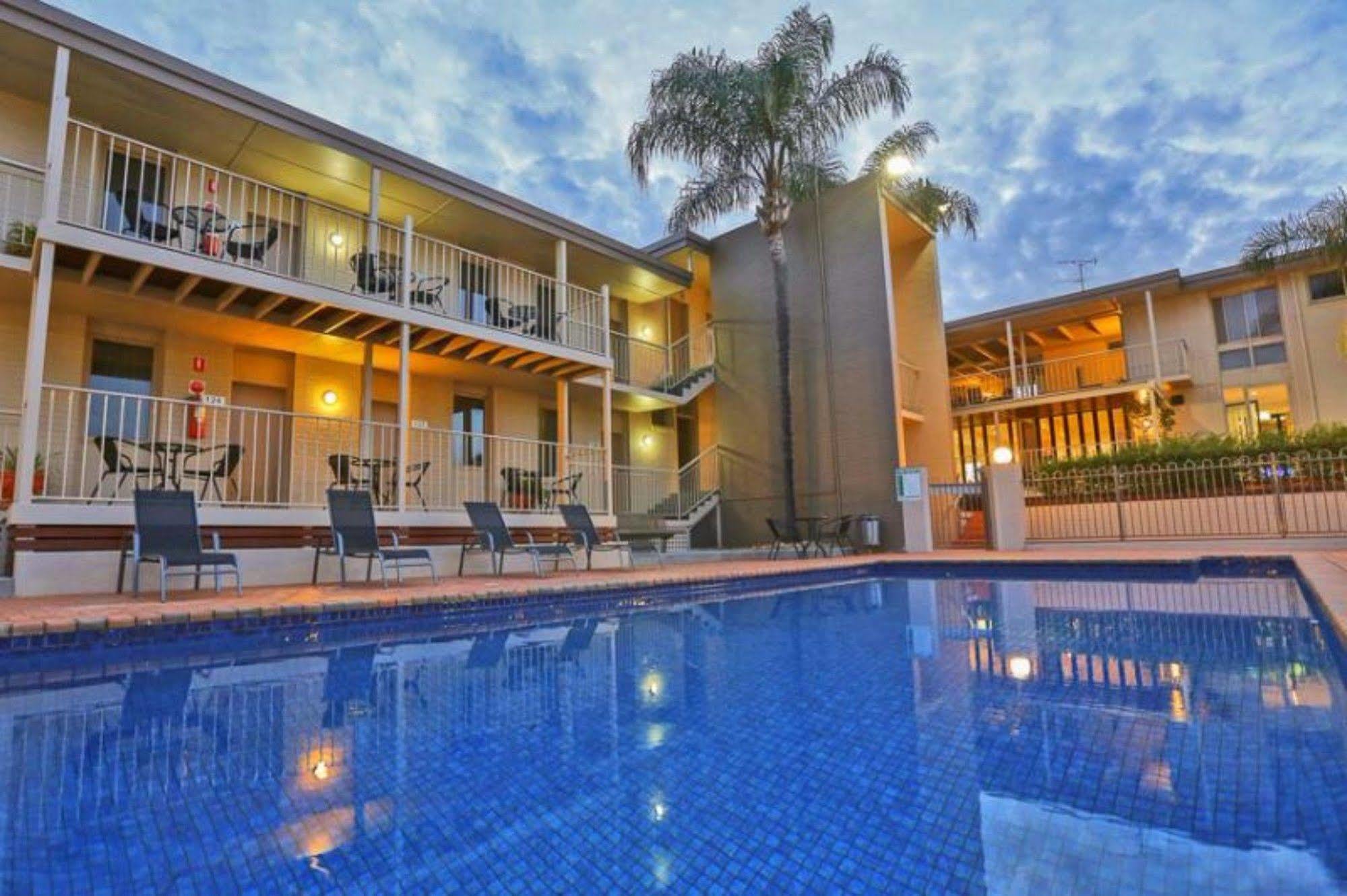 Commodore Mildura Motel Exterior foto