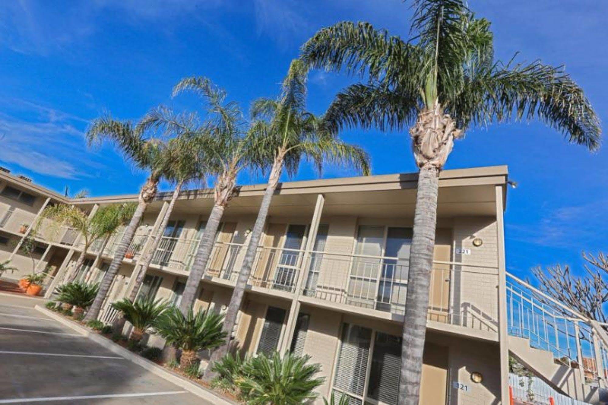 Commodore Mildura Motel Exterior foto